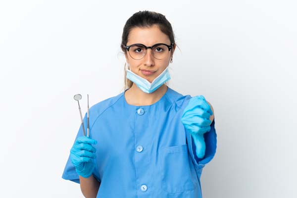 Ask A Dentist: Should I Wait To Get A Tooth Extraction?